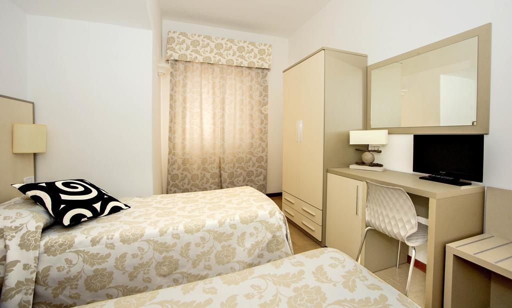 Lucerna 3*