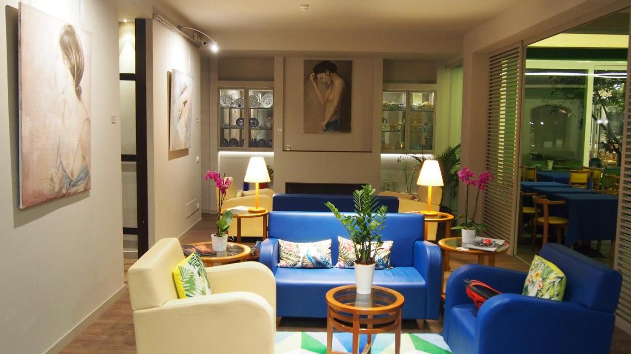 Lucerna 3*